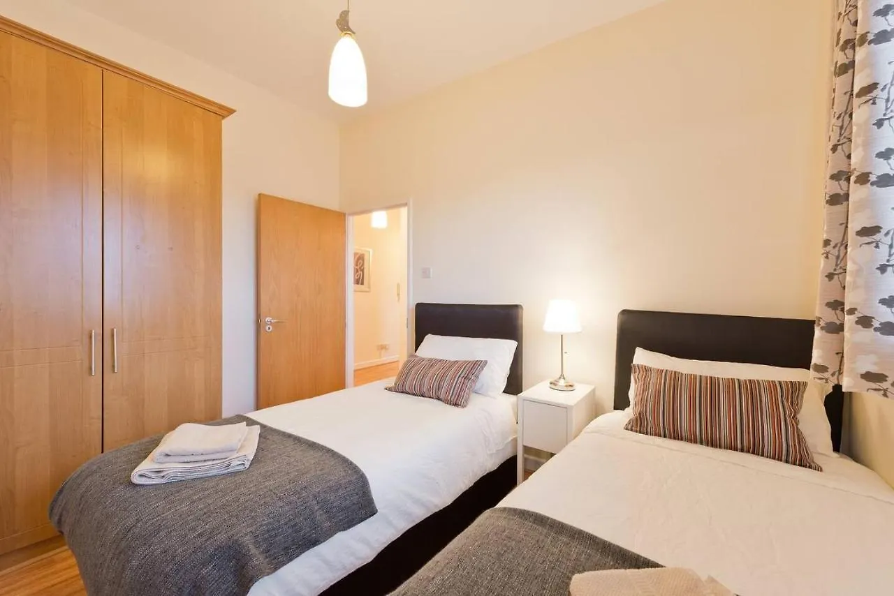 Stunning 3-Bed Apartment In Dublin 1 0*,